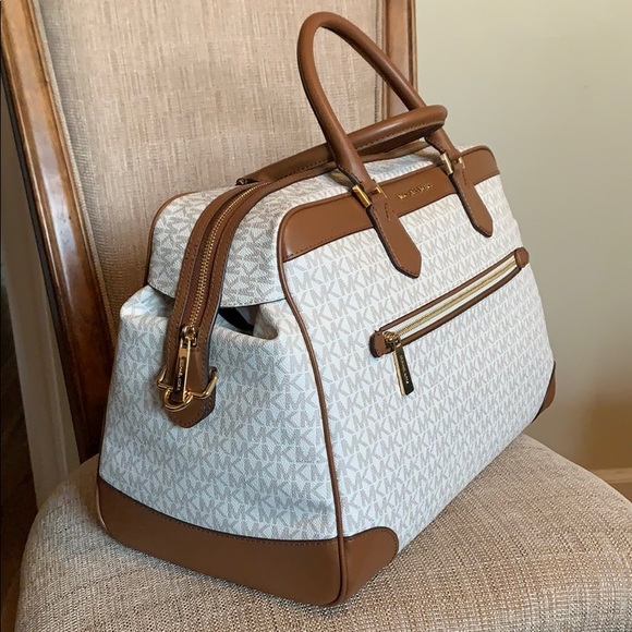Michael Kors Travel Bag Weekender Vanilla - Picture 4 of 11